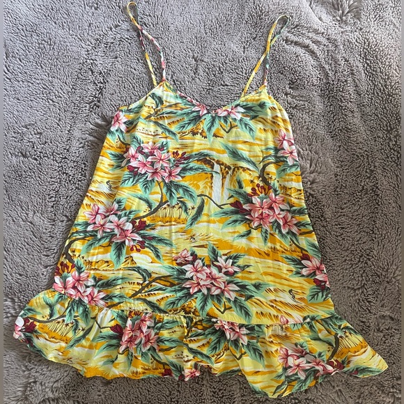 Swimsuit coverup - Picture 1 of 2